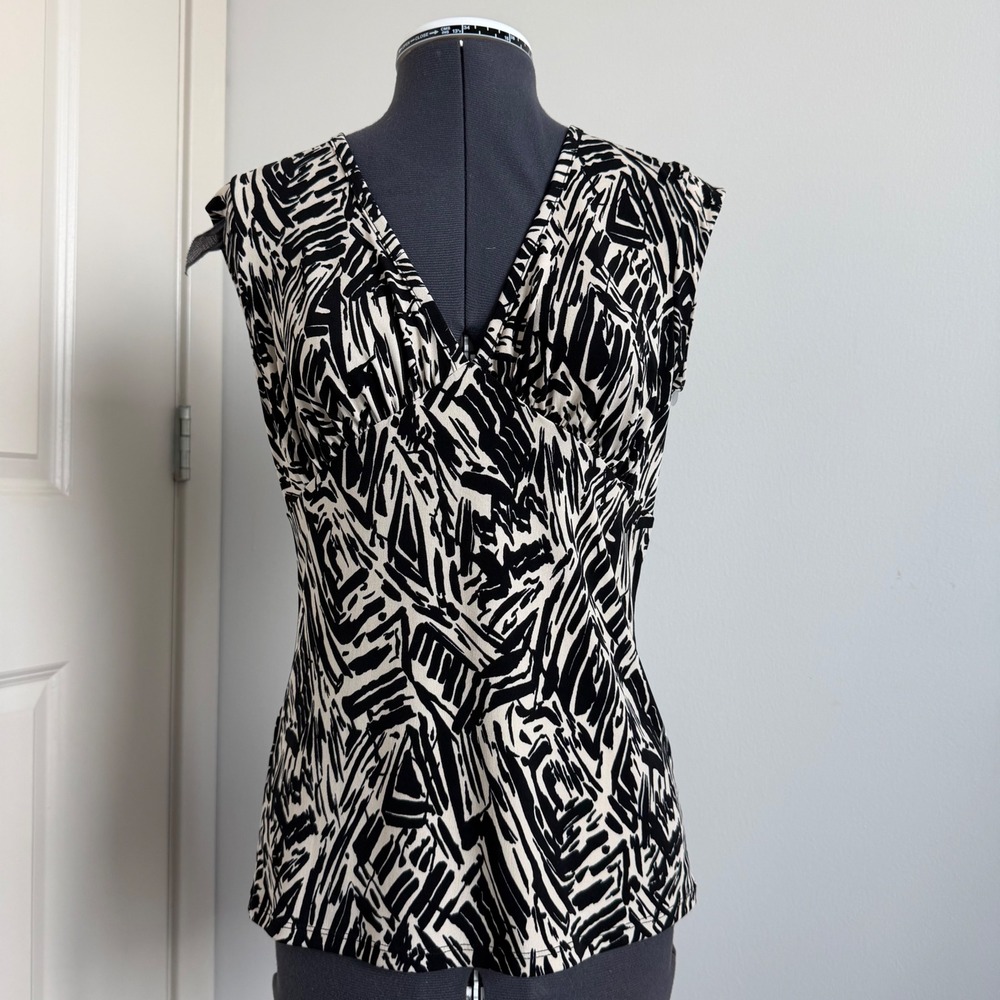 Vintage Y2K BCBG Paris Black and Cream Print Plunge Sleeveless Top